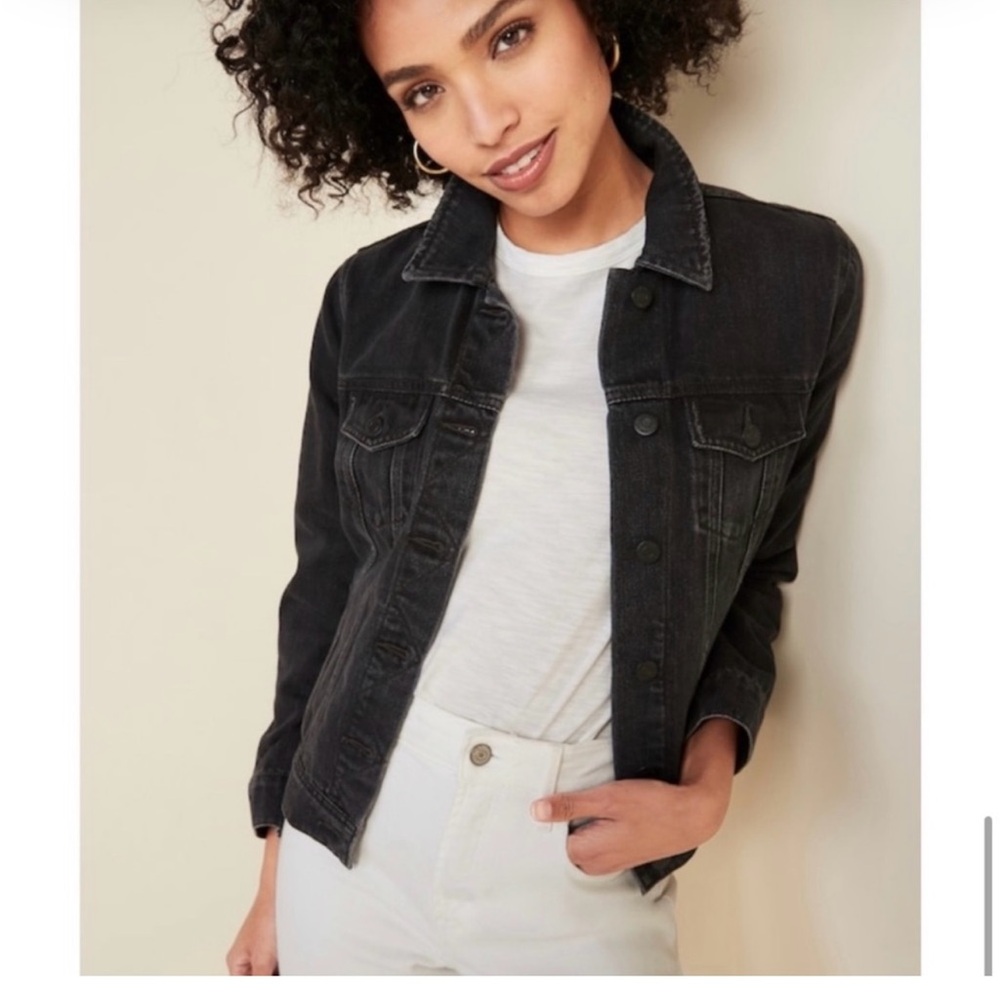 NWT Old Navy Women’s Black Distressed Denim Trucker Jean Jacket Size Medium - Picture 5 of 11